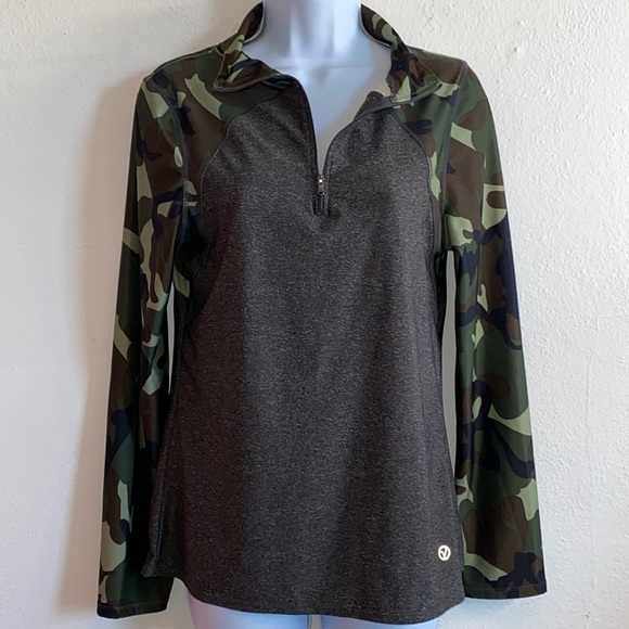 VOGO Athletica 1/4 Zip Colorblock Camo Pullover Workout Top - Picture 1 of 9